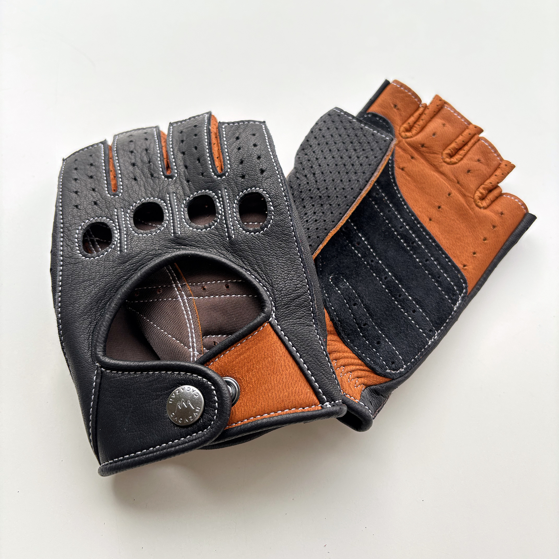 CACAZANドライビンググローブ入荷情報 | Lusso Cars -ルッソカーズ